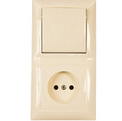 картинка Блок 1-клавишный выключатель + розетка крем БКВР-408 Кунцево-Электро от интернет-магазина К1-СТРОЙ