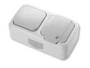 картинка Розетка с крышкой+1 клавишный выключатель наружный серый IP54 Viko Palmiye от интернет-магазина К1-СТРОЙ